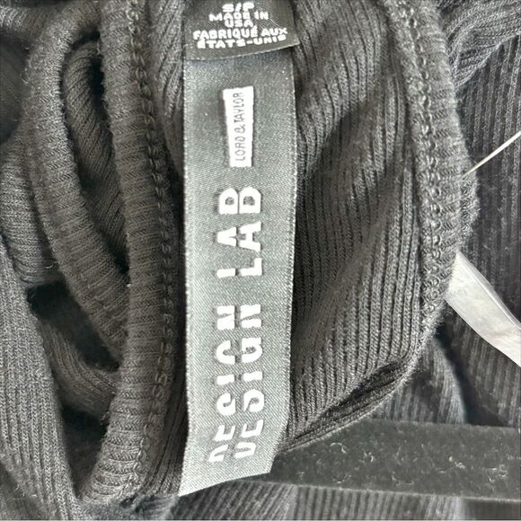 Design Lab Lord & Taylor Black Keyhole Halter Top | Size S | NWT - Picture 9 of 11